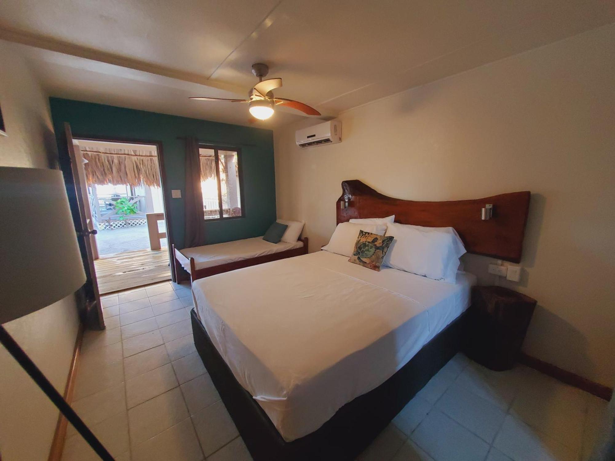 The Bounty Hotel Caye Caulker Luaran gambar